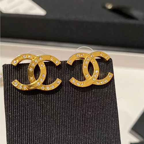 CHANEL-7572 샤넬 골드 크리스탈 장식 CC 로고 귀걸이